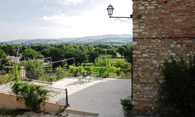 Gli Appartamenti Di Torre Bertona Todi Ngoại thất bức ảnh