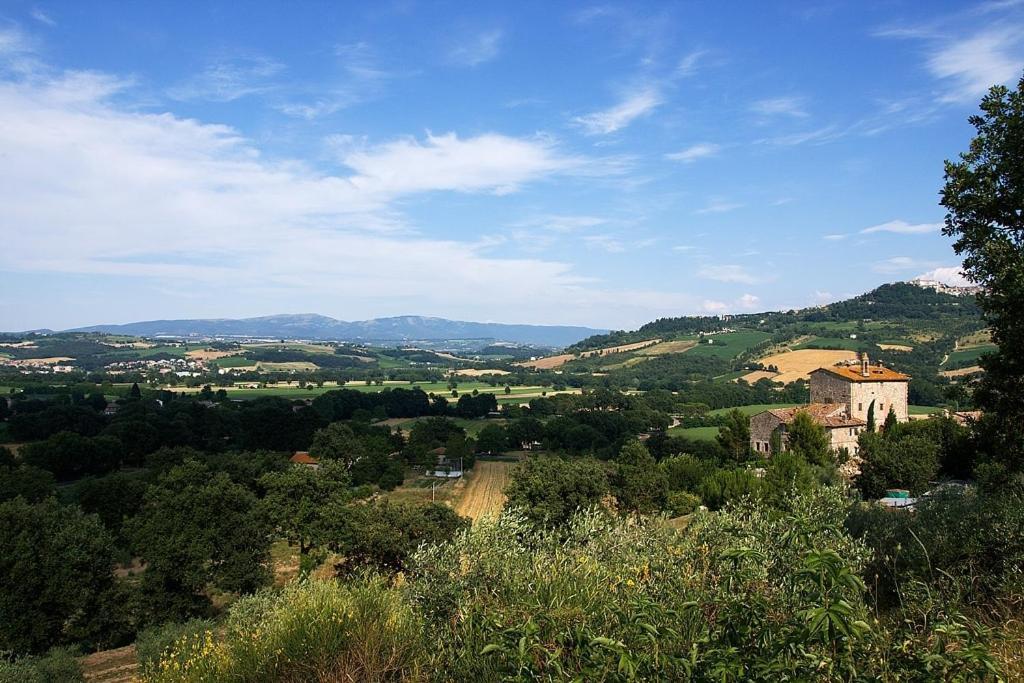 Gli Appartamenti Di Torre Bertona Todi Ngoại thất bức ảnh