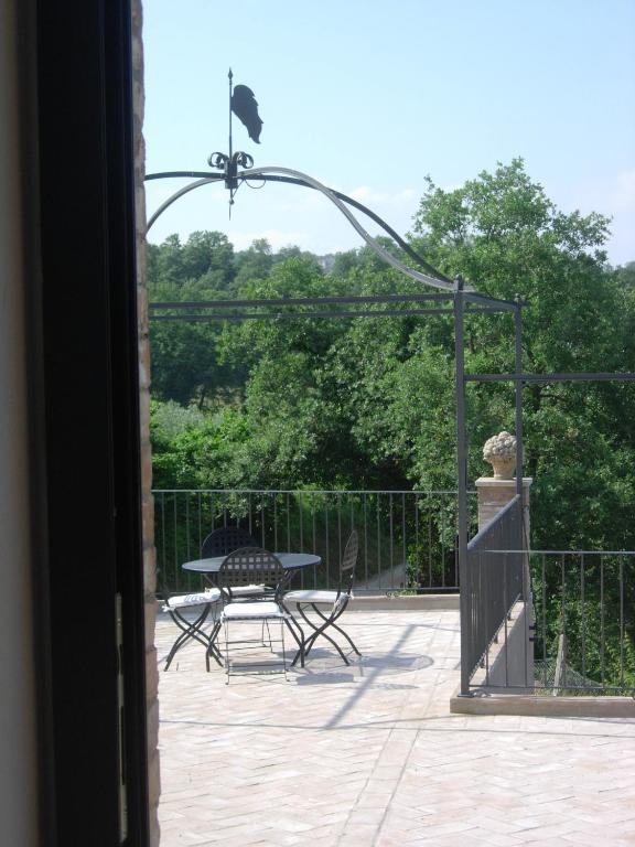 Gli Appartamenti Di Torre Bertona Todi Phòng bức ảnh